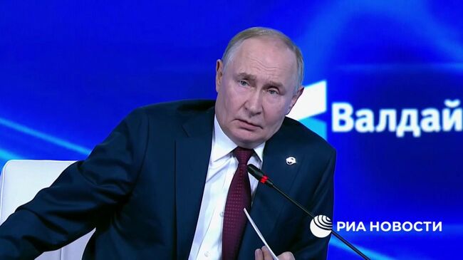 Путин вспомнил, как пил кофе в пижамах с Тони Блэром