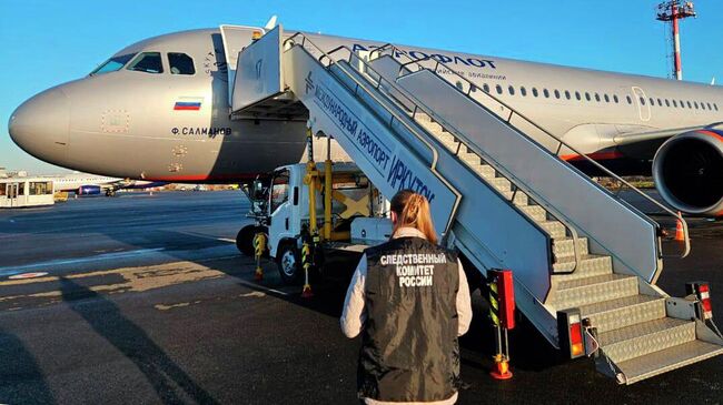 Самолет, вылетавший из Иркутска в Москву, вернулся на место стоянки из-за технической неисправности