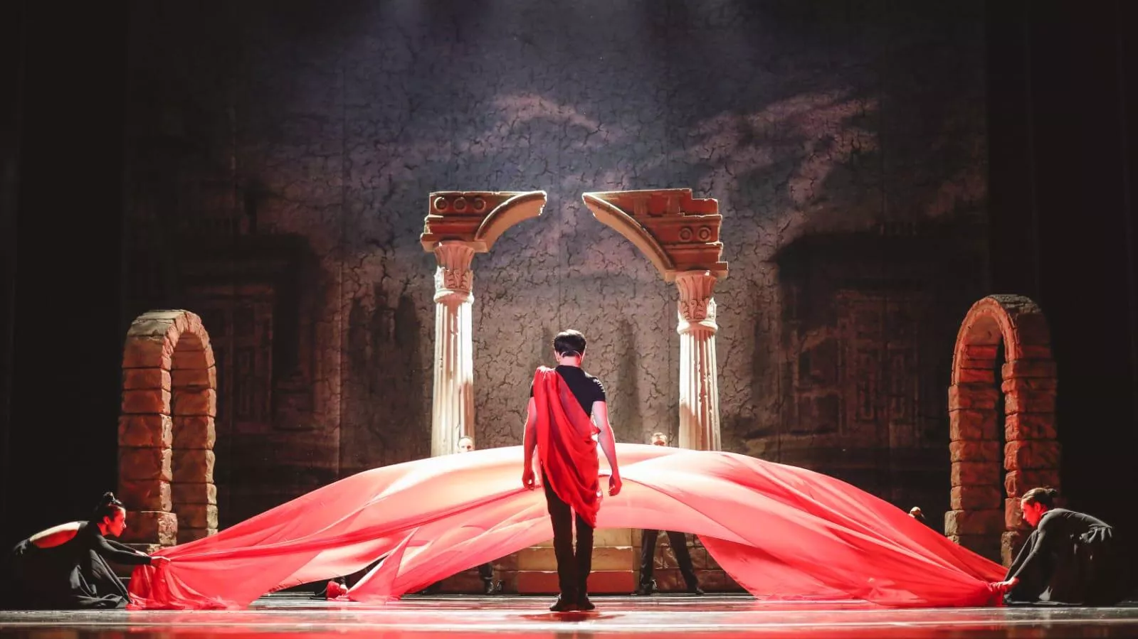 Репетиция мюзикла `Гладиатор`