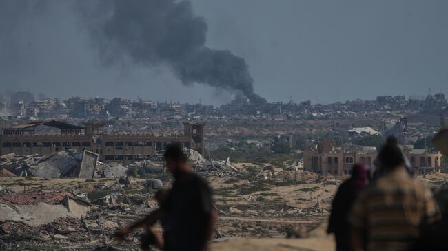 Дым на месте израильского удара в секторе Газа