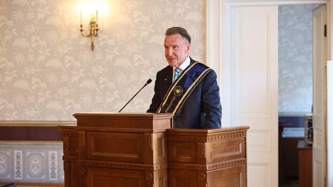 Председатель ВЭБ.РФ Игорь Шувалов стал почетным доктором Казанского федерального университета Председатель ВЭБ.РФ Игорь Шувалов стал почетным доктором Казанского федерального университета
