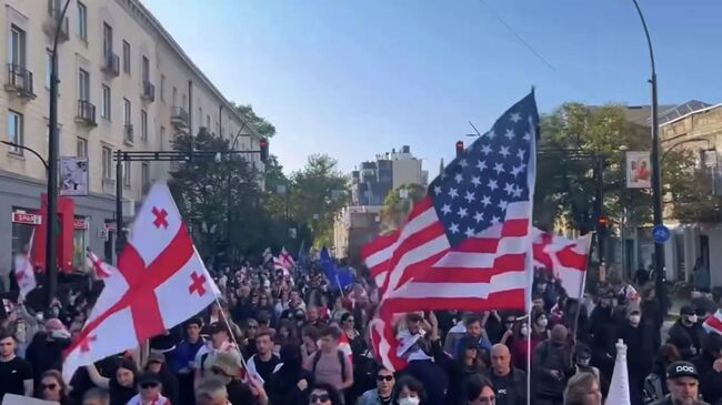 Многотысячное шествие оппозиции в Тбилиси