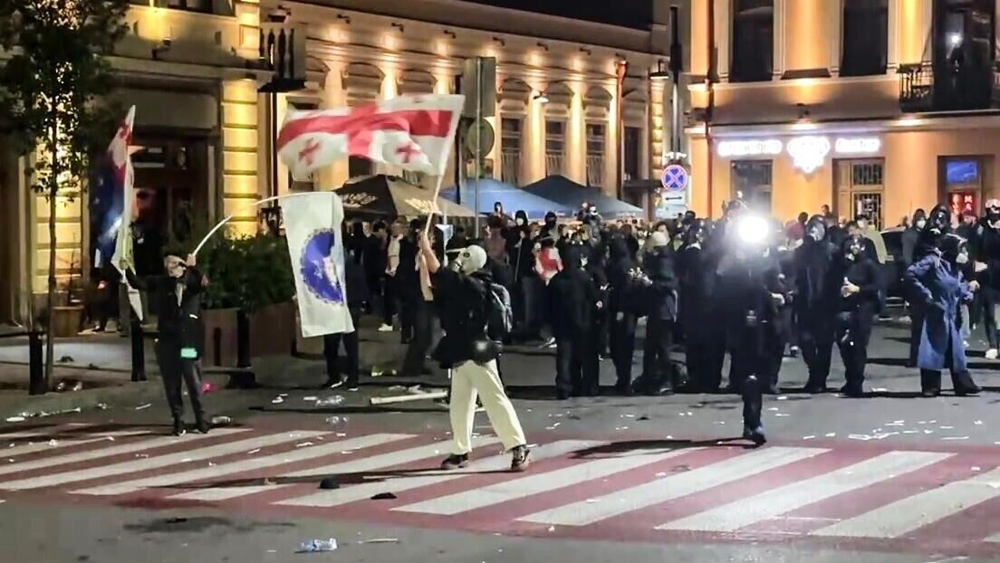 Митинг оппозиции в Тбилиси - РИА Новости, 1920, 17.10.2025