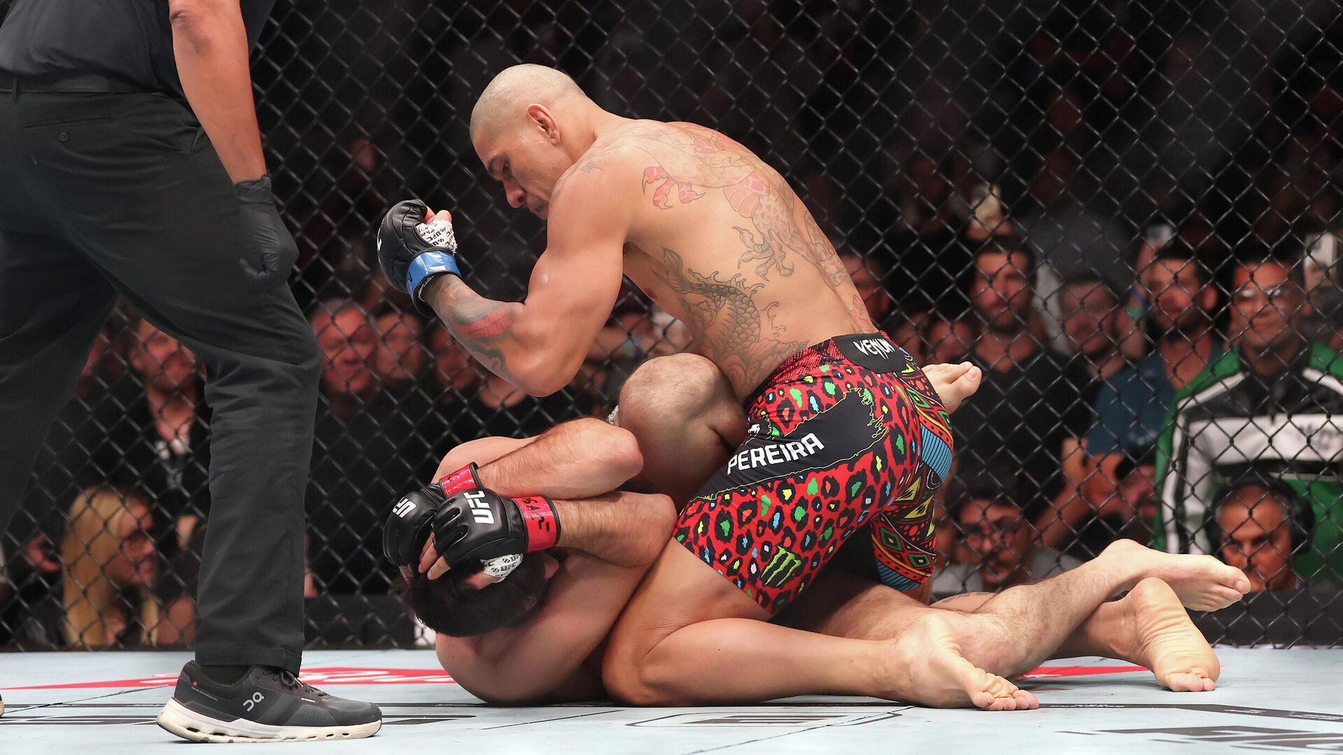 Бой Магомеда Анкалаева против Алекса Перейры на UFC 320 - РИА Новости, 1920, 05.10.2025