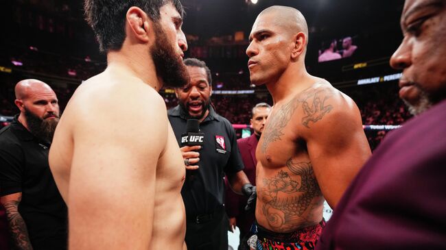 Бой Магомеда Анкалаева против Алекса Перейры на UFC 320 Бой Магомеда Анкалаева против Алекса Перейры на UFC 320