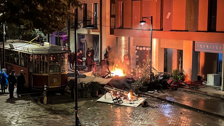 Беспорядки после митинга оппозиции в Тбилиси