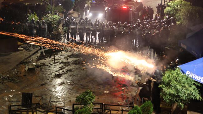 Беспорядки после митинга оппозиции в Тбилиси