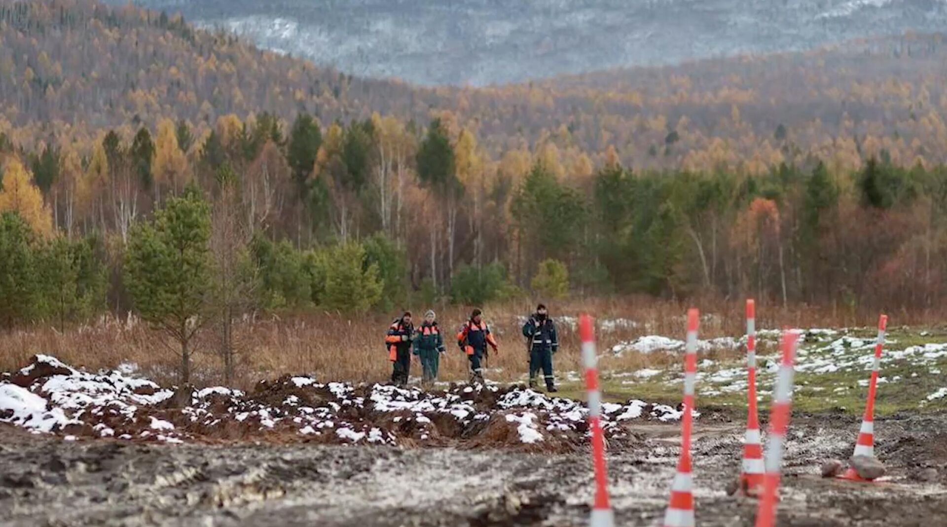 Поиск пропавшей в турпоходе семьи Усольцевых из Красноярска Поиск пропавшей в турпоходе семьи Усольцевых из Красноярска - РИА Новости, 1920, 18.11.2025