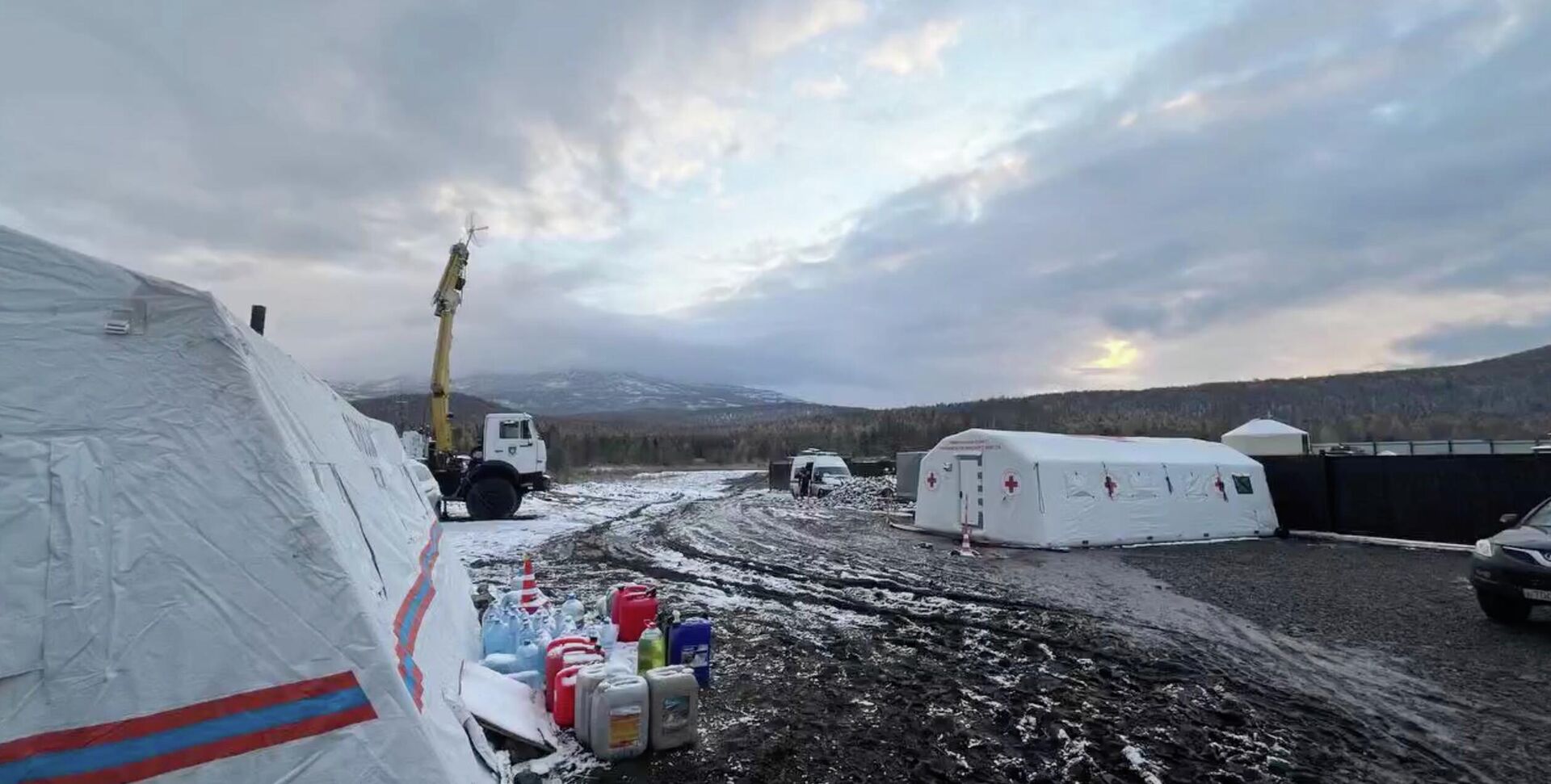 Поиск пропавшей в турпоходе семьи Усольцевых из Красноярска Поиск пропавшей в турпоходе семьи Усольцевых из Красноярска - РИА Новости, 1920, 18.11.2025