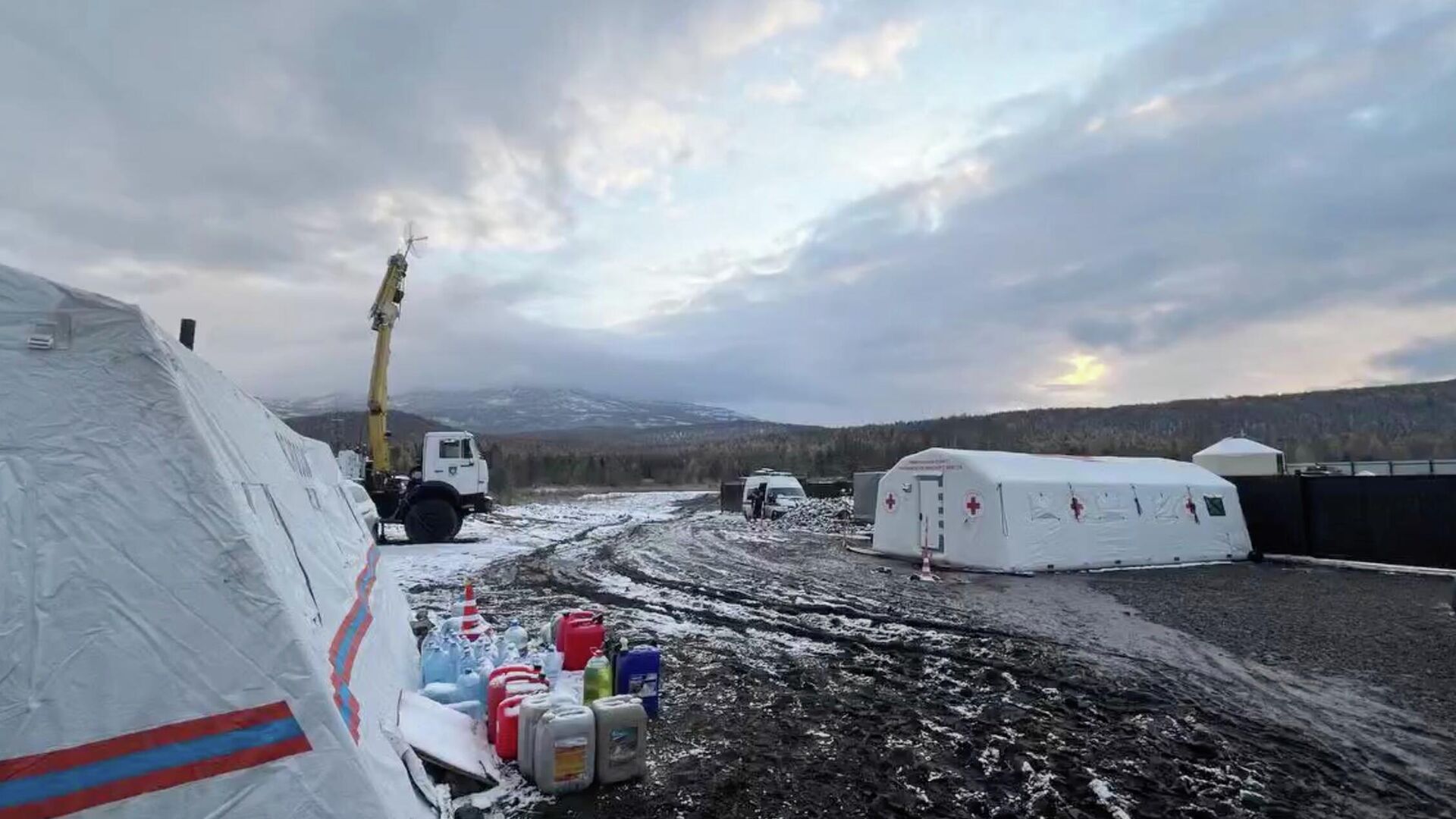 Поиск пропавшей в турпоходе семьи Усольцевых из Красноярска Поиск пропавшей в турпоходе семьи Усольцевых из Красноярска - РИА Новости, 1920, 13.11.2025
