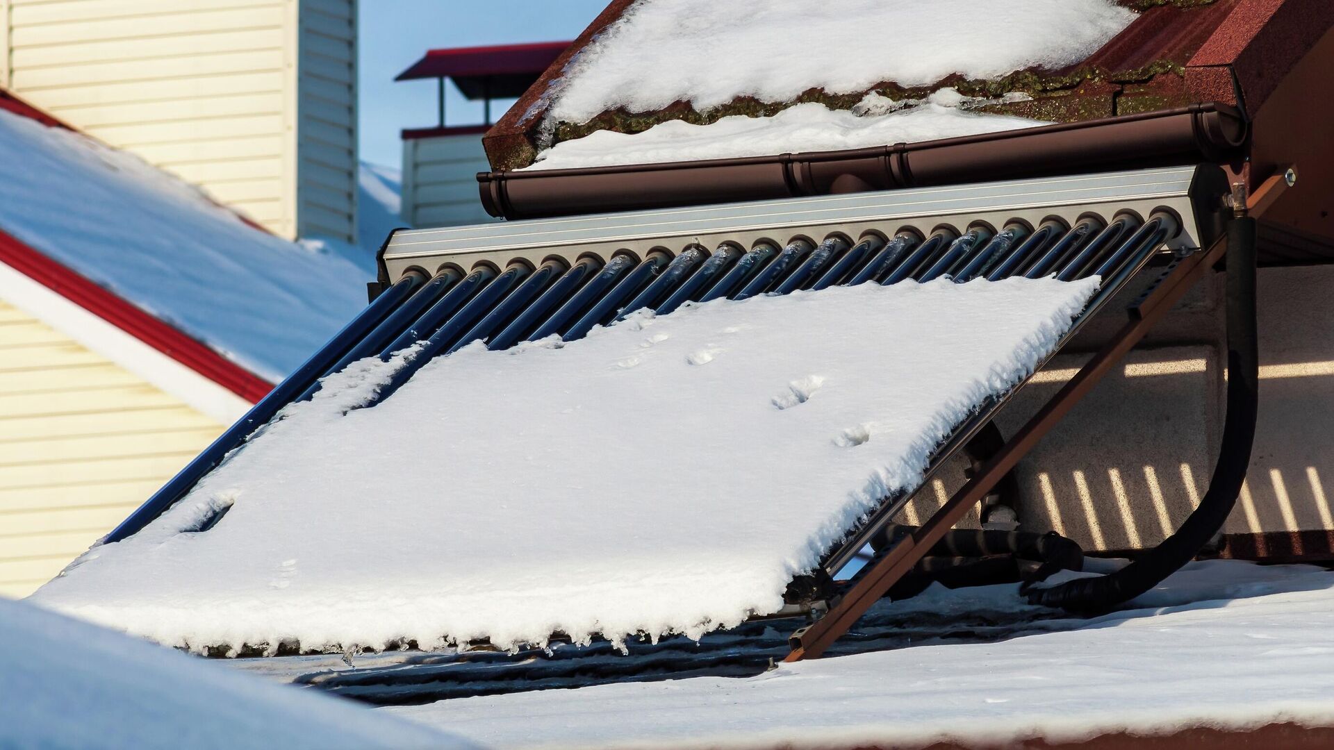 Устройство для уличного нагрева воды  - РИА Новости, 1920, 07.10.2025