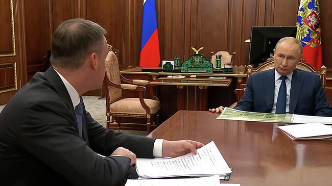 Встреча Путина с вице-премьером Патрушевым Встреча Путина с вице-премьером Патрушевым