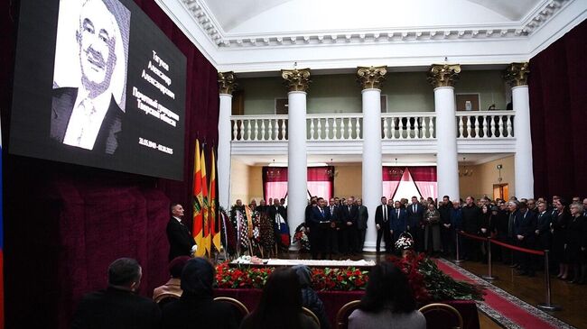 Прощание с почетным гражданином Тверской области, заслуженным строителем РСФСР Александром Тягуновым