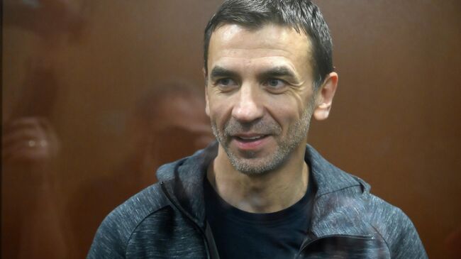 Бывший министр РФ по связям с Открытым правительством Михаил Абызов в зале Тверского суда в Москве