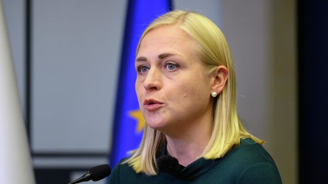 Глава МИД Финляндии Элина Валтонен на пресс-конференции в Варшаве