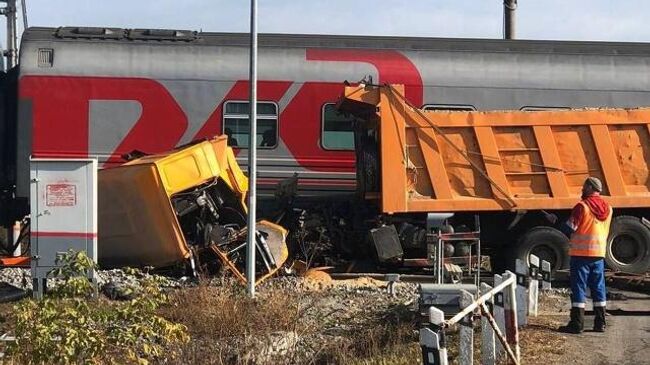 Место столкновения пассажирского поезда и грузовика в Татарстане Место столкновения пассажирского поезда и грузовика в Татарстане