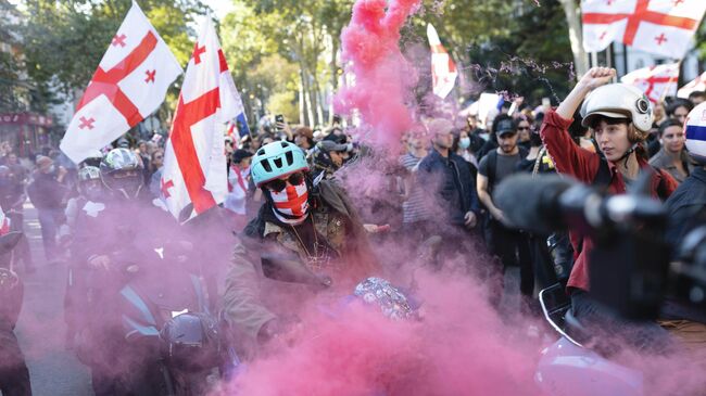 Участники акции протеста в Тбилиси