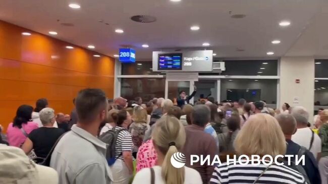 Российским туристам в аэропорту Антальи предложили заново пройти паспортный контроль