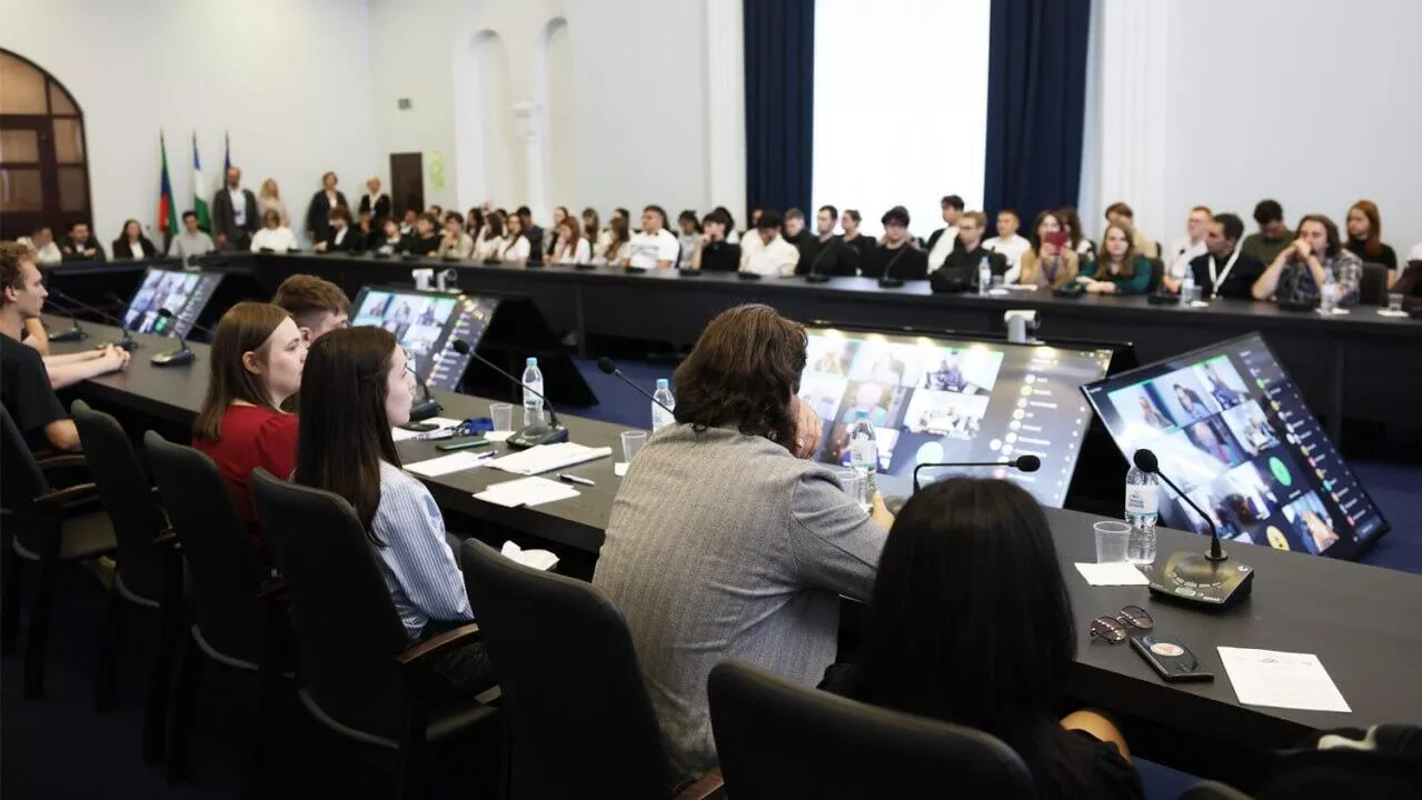 Конференция в зале ученого совета СКФУ