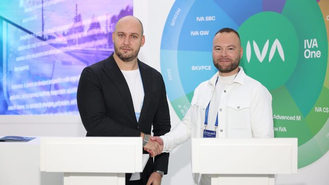 Генеральный директор IVA Technologies Станислав Иодковский и директор по искусственному интеллекту и цифровым продуктам Билайна Константин Романов