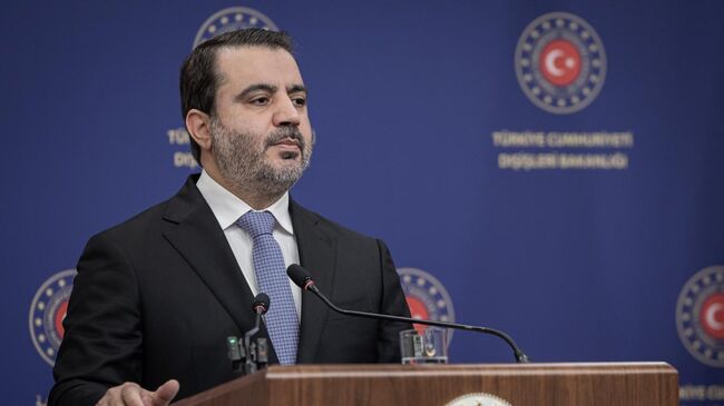 Глава МИД Сирии Асаад аш-Шибани во время пресс-конференции с министром иностранных дел Турции Хаканом Фиданом