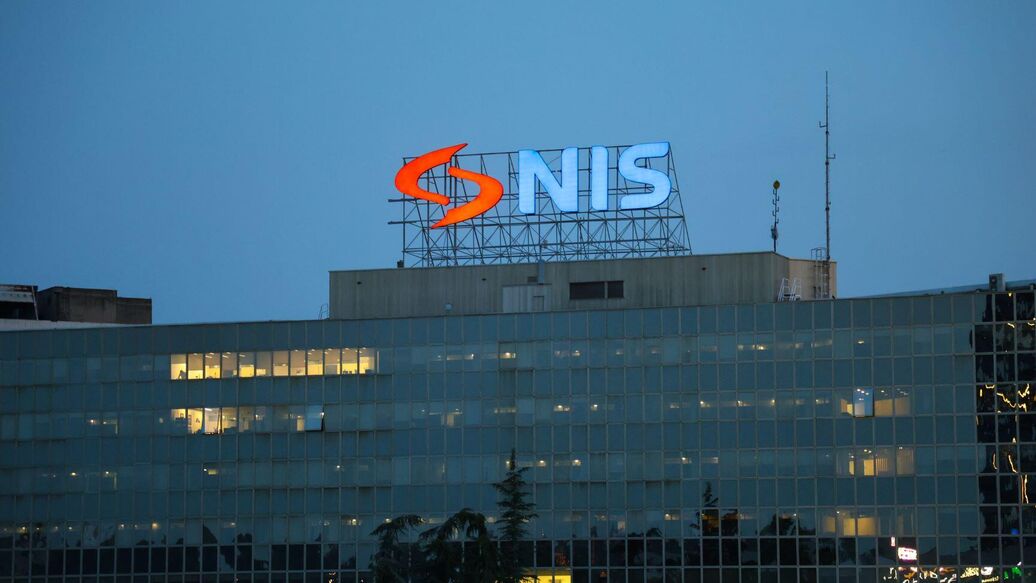 Российско-сербская NIS запросила у США разрешение работать под санкциями