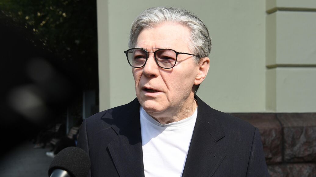 Народного артиста РСФСР Александра Збруева госпитализировали