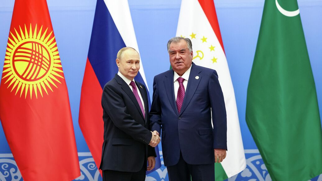 Путин и Рахмон выразили удовлетворенность итогами переговоров