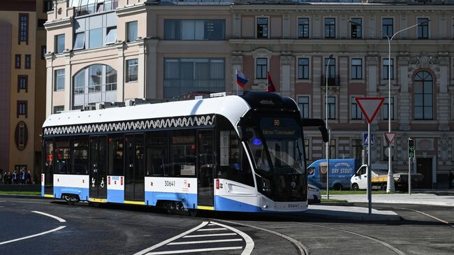 Открытие движения по новой трамвайной линии в Москве