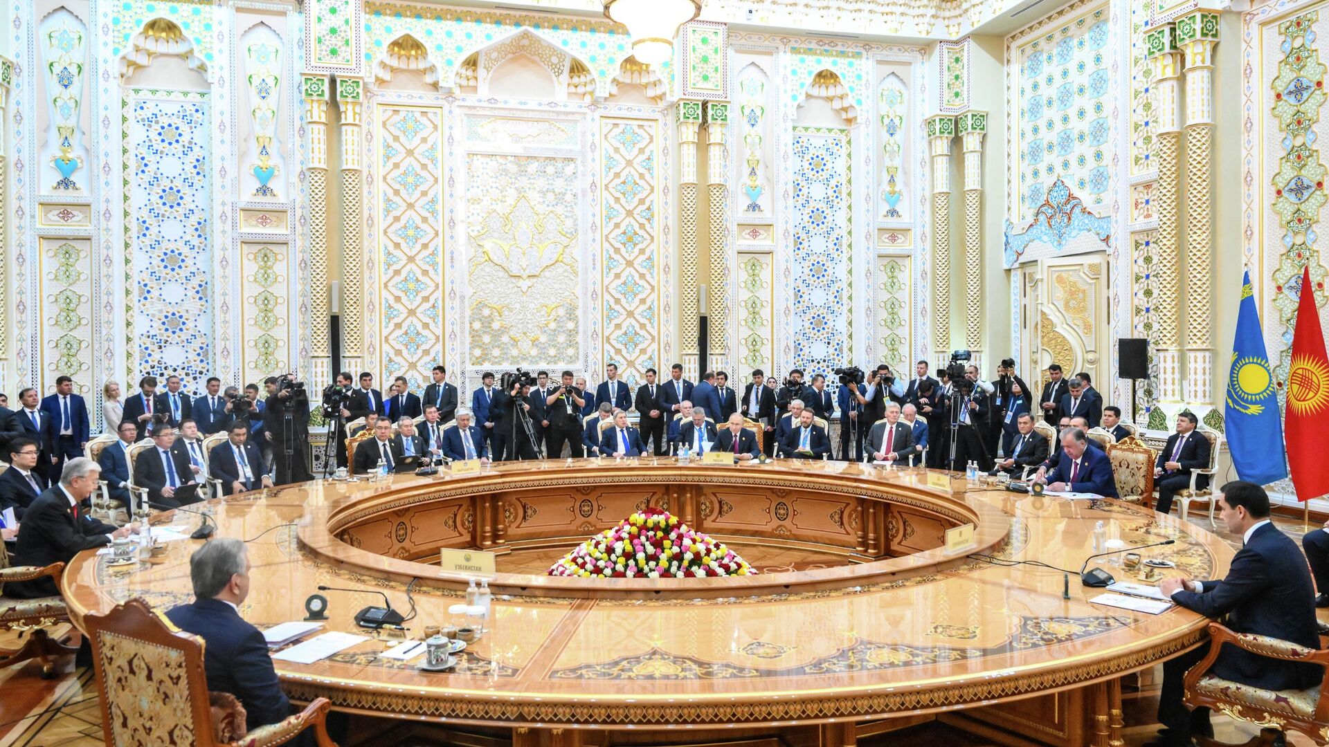Заседание Второго саммита Россия - Центральная Азия в Правительственной резиденции в Душанбе Заседание Второго саммита Россия - Центральная Азия в Правительственной резиденции в Душанбе - РИА Новости, 1920, 09.10.2025