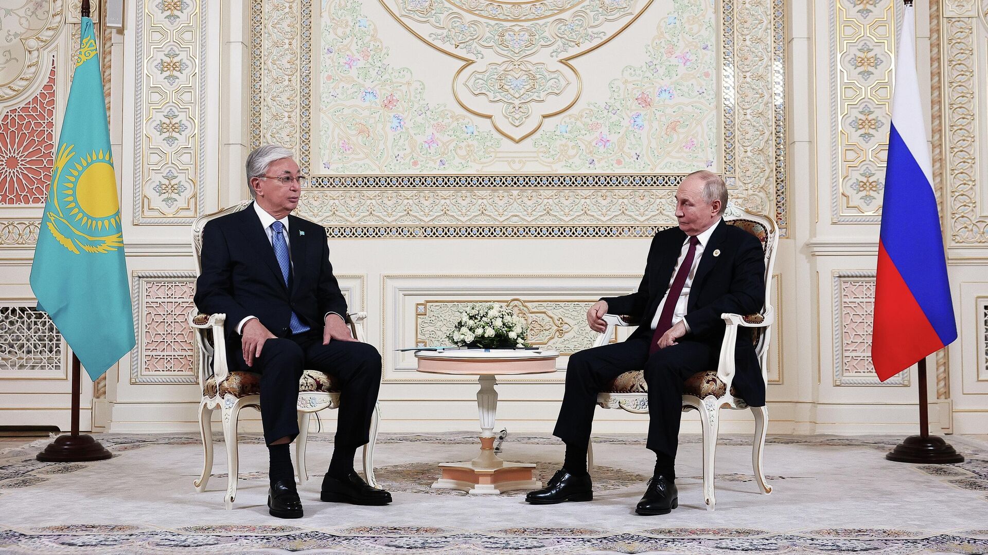 Путин провел встречу с президентом Казахстана