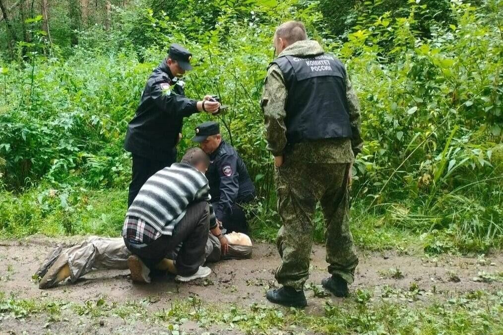 Следственный эксперимент на месте убийства Алены Папст Следственный эксперимент на месте убийства Алены Папст - РИА Новости, 1920, 20.10.2025