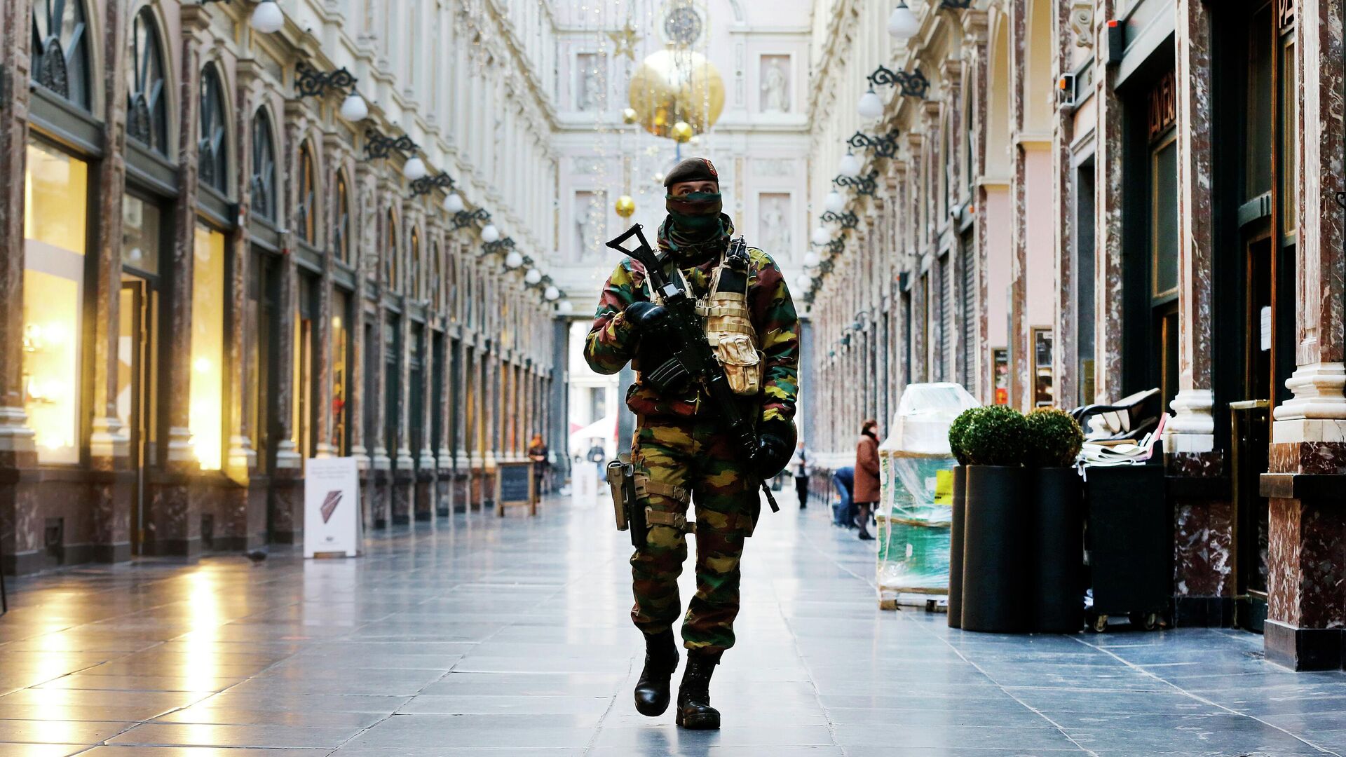 В Брюссель могут ввести войска до конца года, заявил министр обороны В Брюссель могут ввести войска до конца года, заявил министр обороны