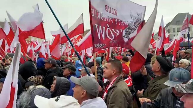 Крупная акция протеста польской оппозиции в Варшаве Крупная акция протеста польской оппозиции в Варшаве