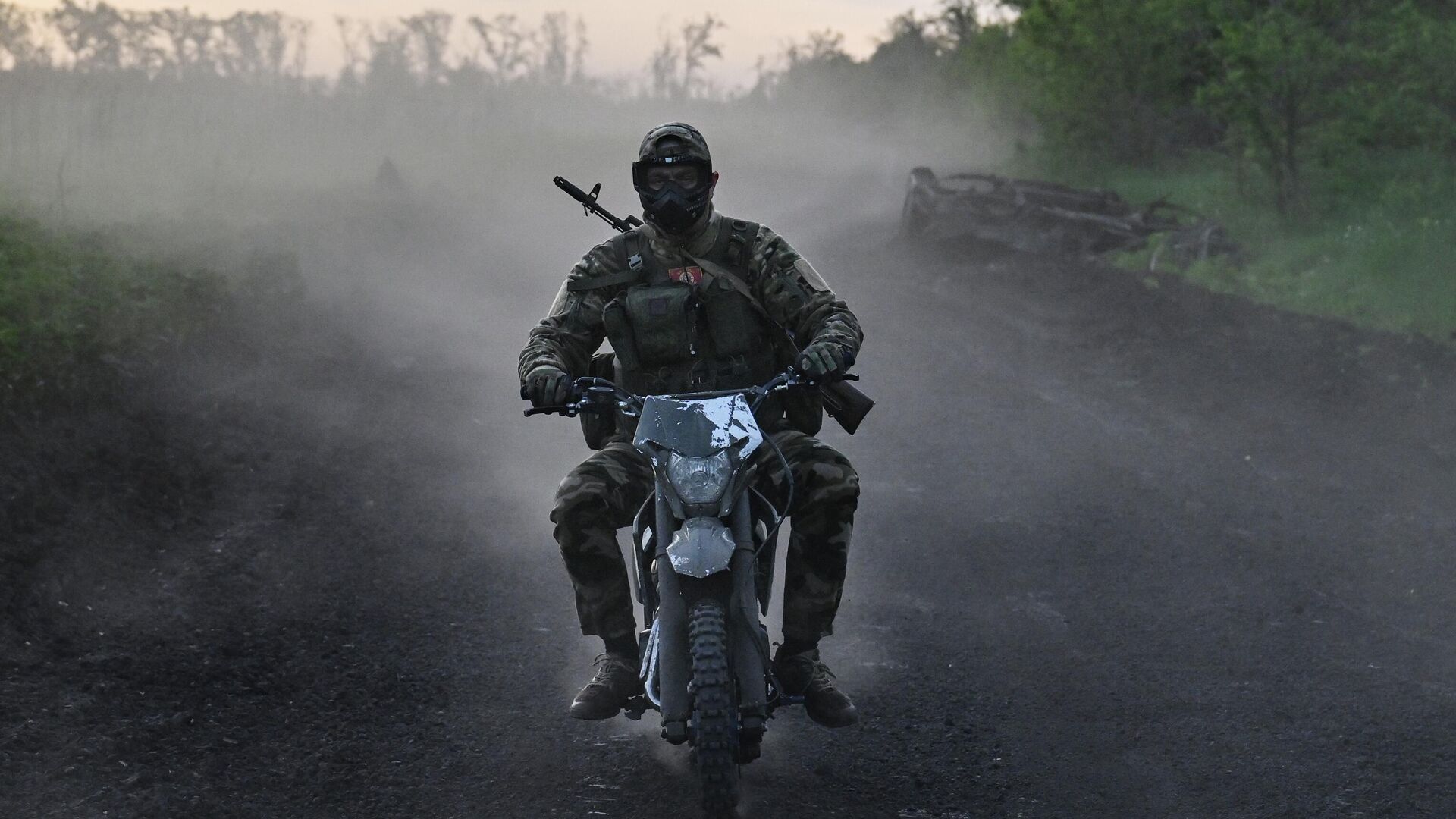 Военнослужащий ВС РФ в зоне проведения СВО - РИА Новости, 1920, 27.10.2025