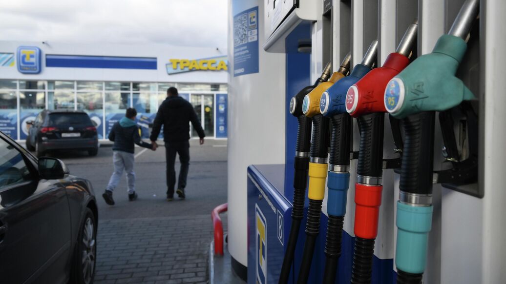 В России предложили установить потолок цен на АЗС