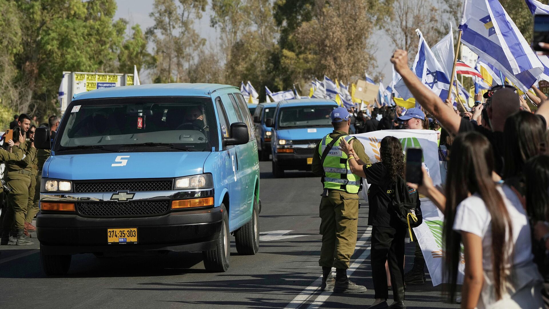 Вторую группу израильских заложников передали Красному Кресту Вторую группу израильских заложников передали Красному Кресту