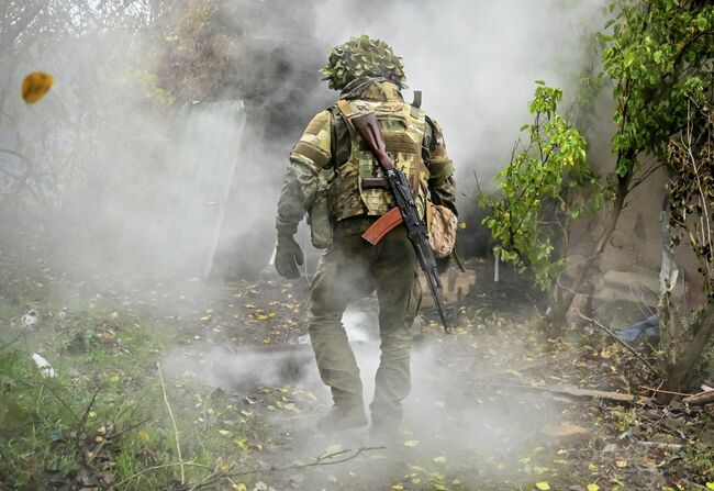 Российский военнослужащий Российский военнослужащий