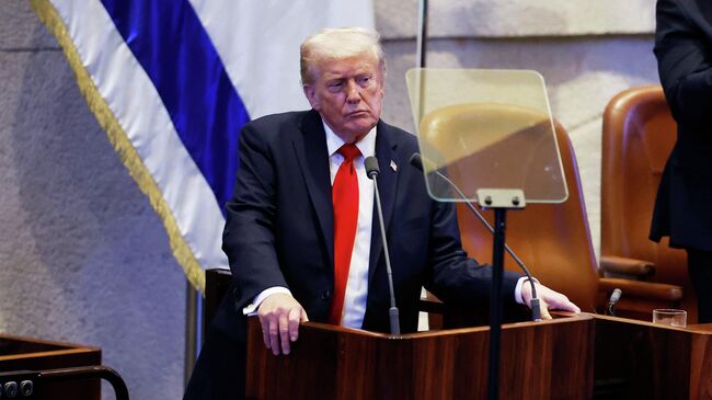 Президент США Дональд Трамп выступает в парламенте Израиля. 13 октября 2025