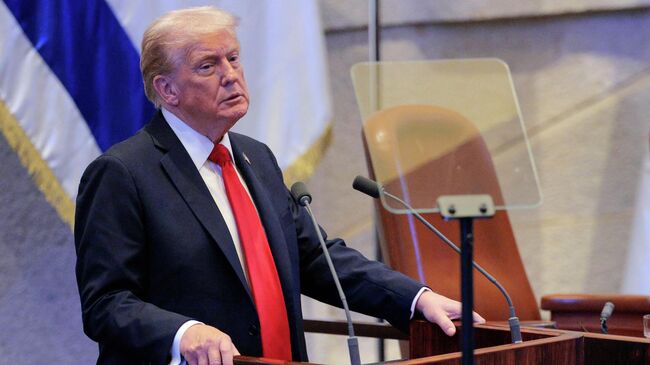 Президент США Дональд Трамп выступает в парламенте Израиля. 13 октября 2025