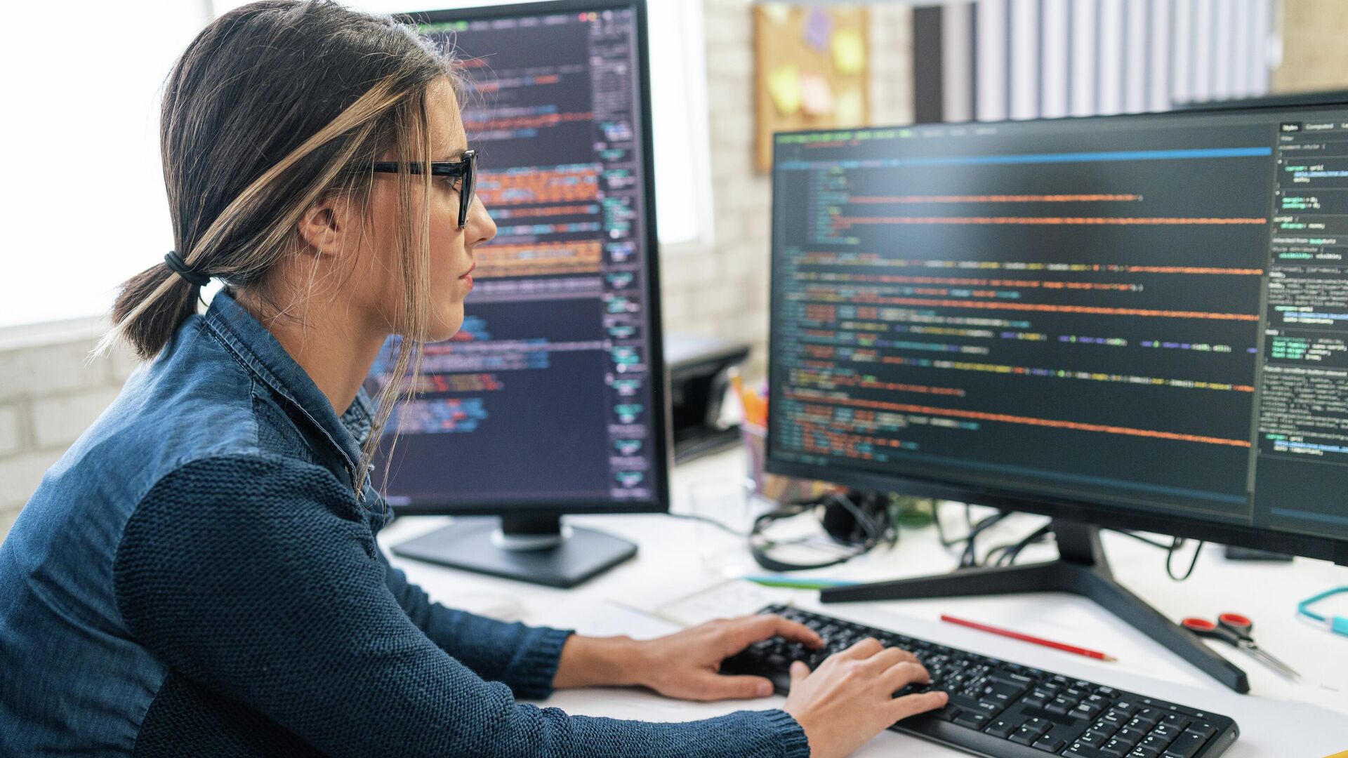 Программирование Программирование - РИА Новости, 1920, 15.10.2025