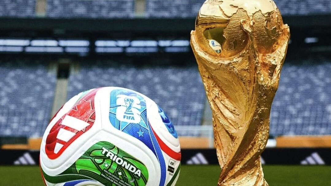 Мяч и трофей ЧМ-2026 - РИА Новости, 1920, 15.10.2025