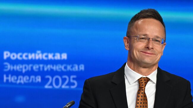 Петер Сийярто на сессии Мировые энергетические рынки: трансформация отношений и баланс интересов международного форума в рамках международного форума Российская энергетическая неделя в Москве. 15 октября 2025