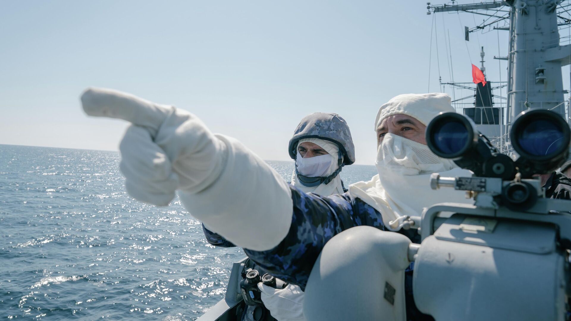 Румынские военнослужащие во время учений