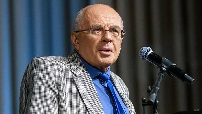 Ректор СПбГУП просит суд отменить его отстранение от должности