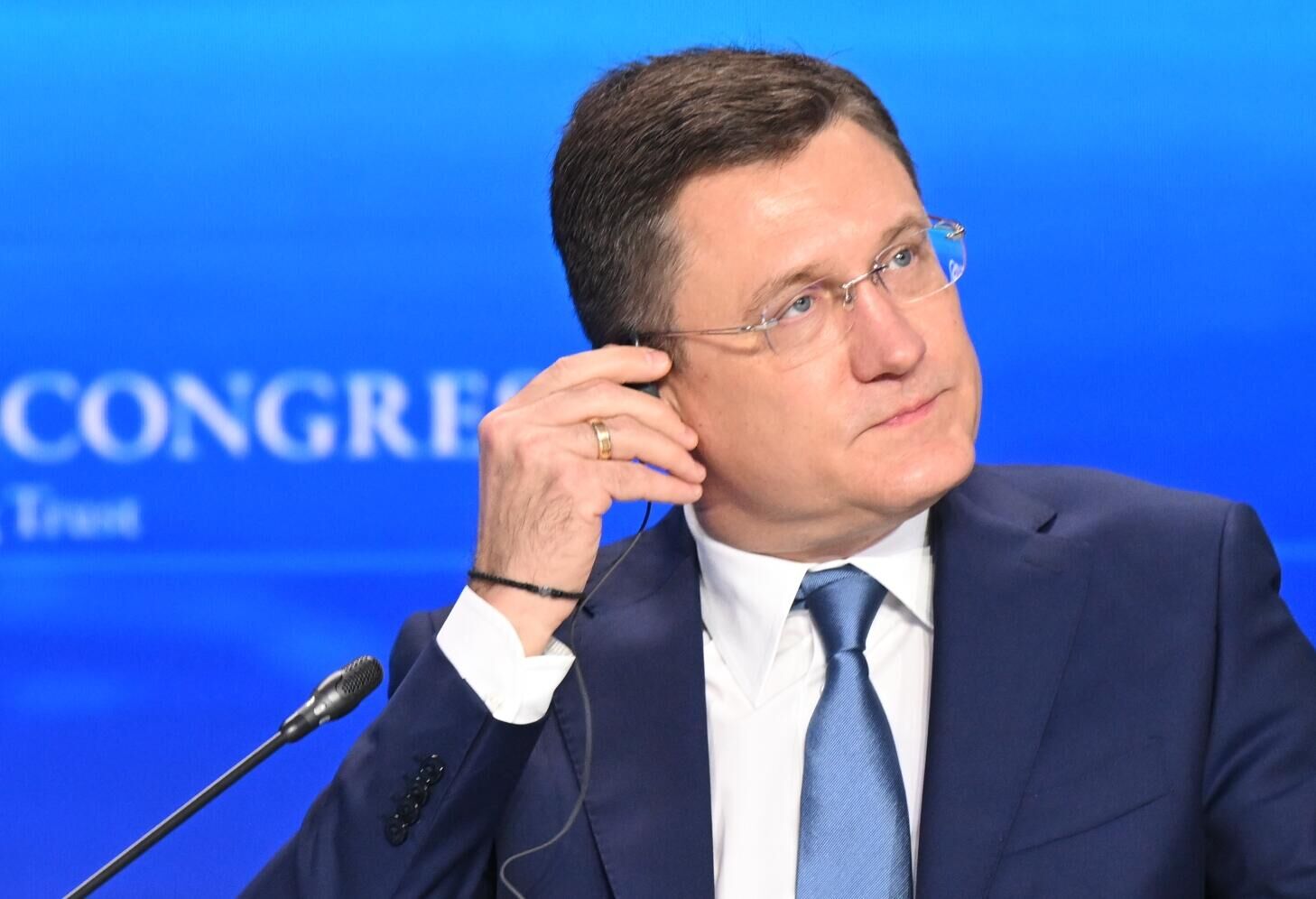 Заместитель Председателя Правительства Российской Федерации Александр Новак на сессии Мировые энергетические рынки: трансформация отношений и баланс интересов международного форума в рамках международного форума Российская энергетическая неделя в Москве