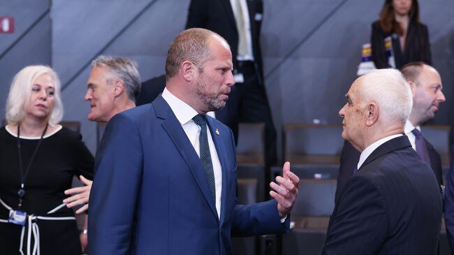 Тео Франкен (слева)