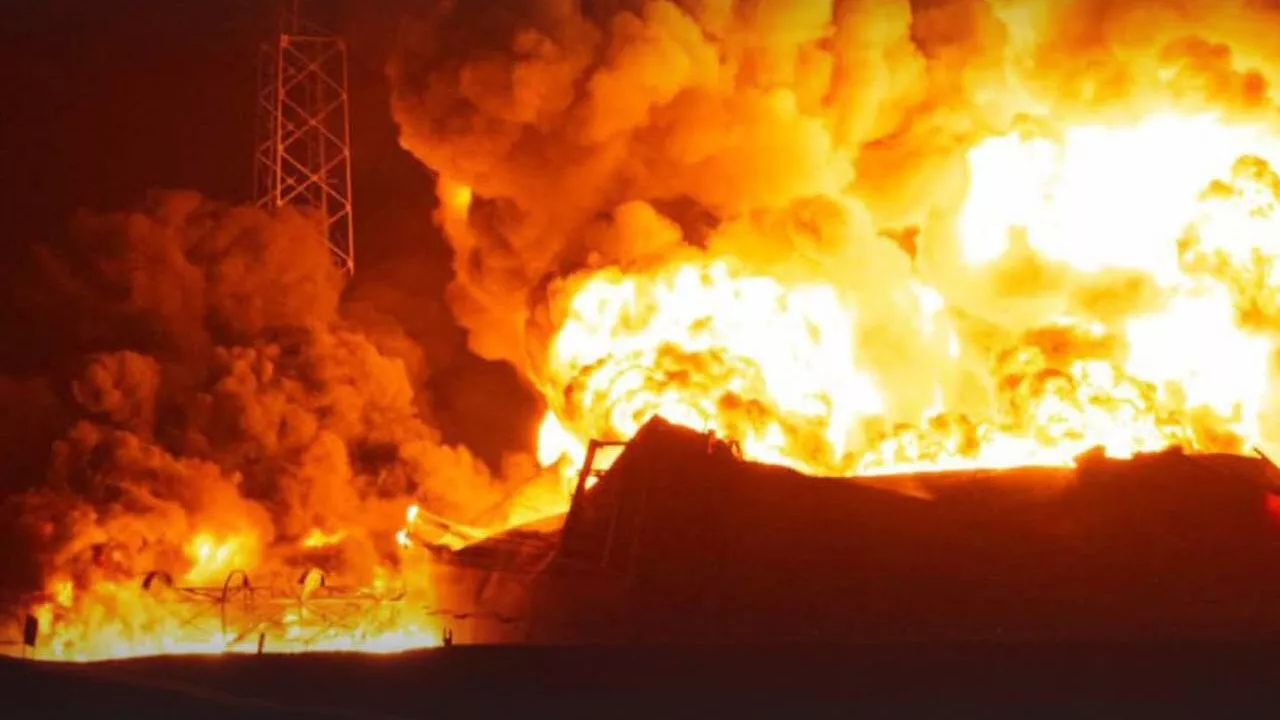 Incendie dans une infrastructure énergétique ukrainienne - RIA Novosti, 1920, 15 octobre 2025