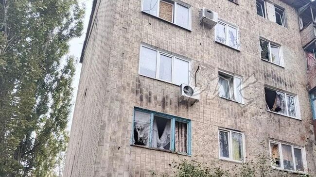 Последствия обстрела ВСУ в центре Горловки. 15 октября 2025