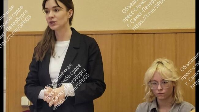 Певица Диана Логинова (Наоко) в Дзержинском суде Санкт-Петербурга